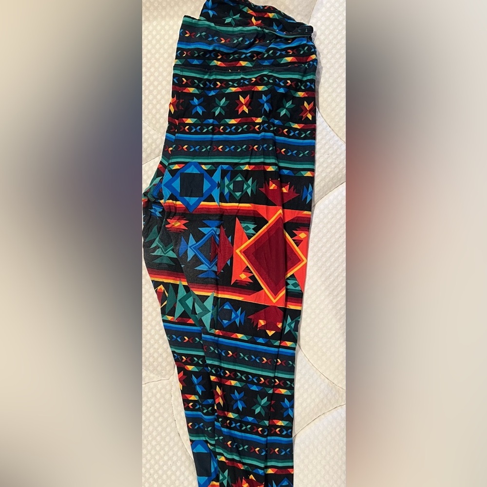 Lularoe tall and curvy leggings.